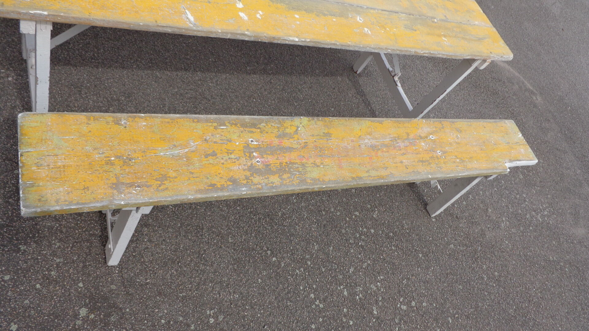 Ensemble table pliante et bancs de guinguette