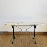 Table de bistrot parisienne