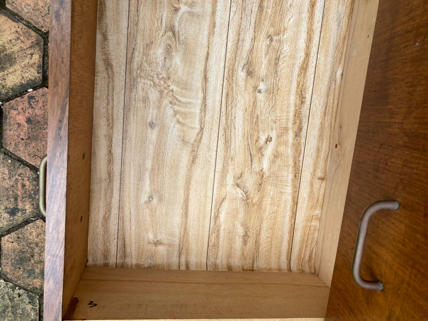 Compass leg chest of drawers