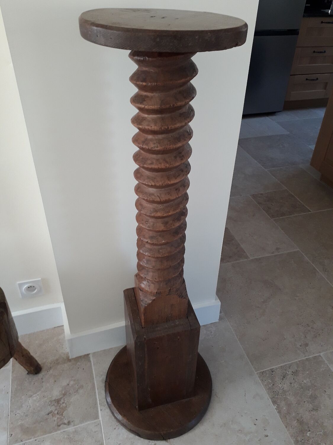 Fifth wheel press screw