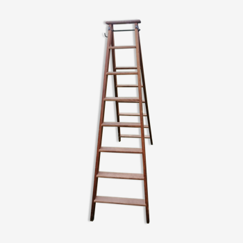 Wooden painter's stepladder