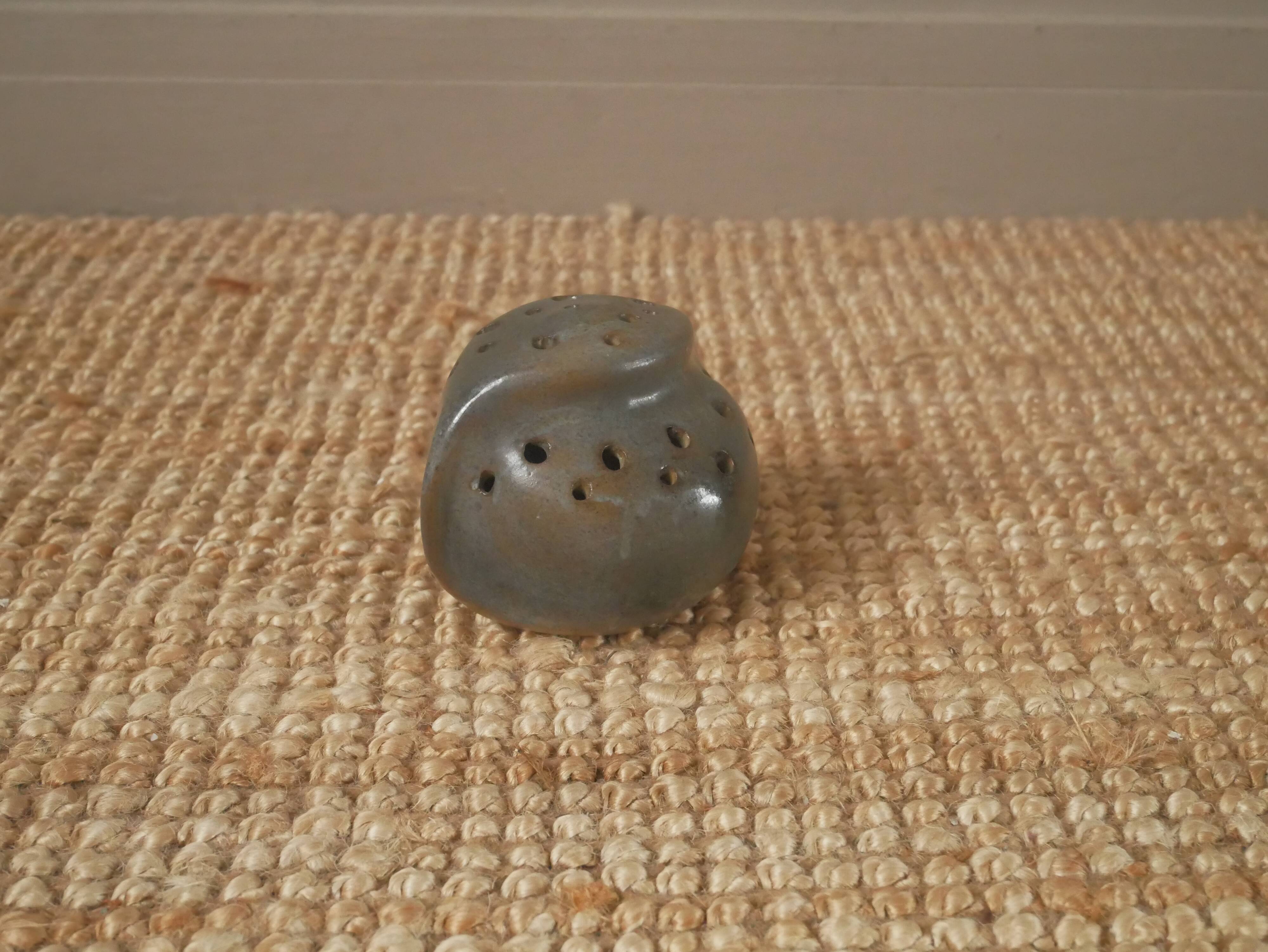 Ceramic flower stick Au grès du jour honfleur pottery handmade artisanal manufacturing