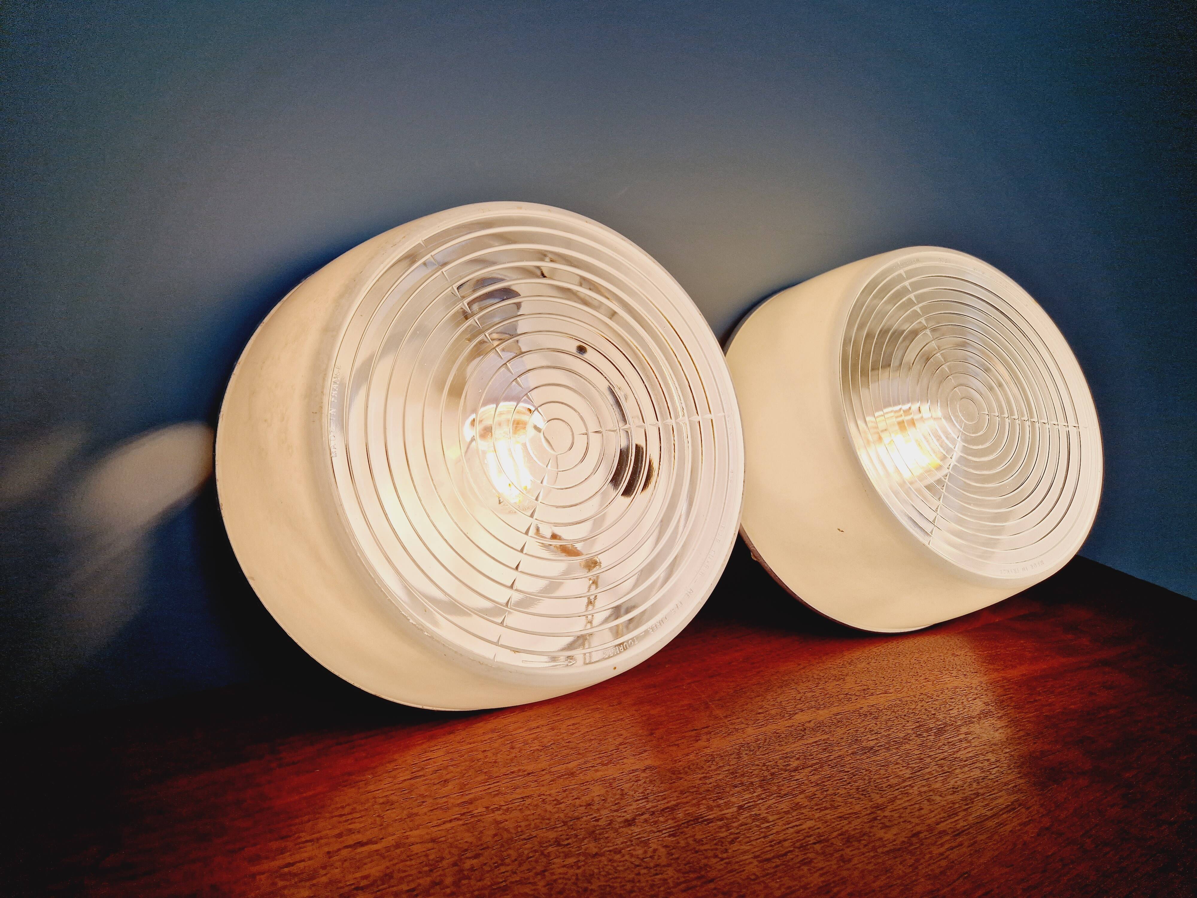 Plafonnier industriel Holophane en verre opaline blanc et transparent (7 disponibles)