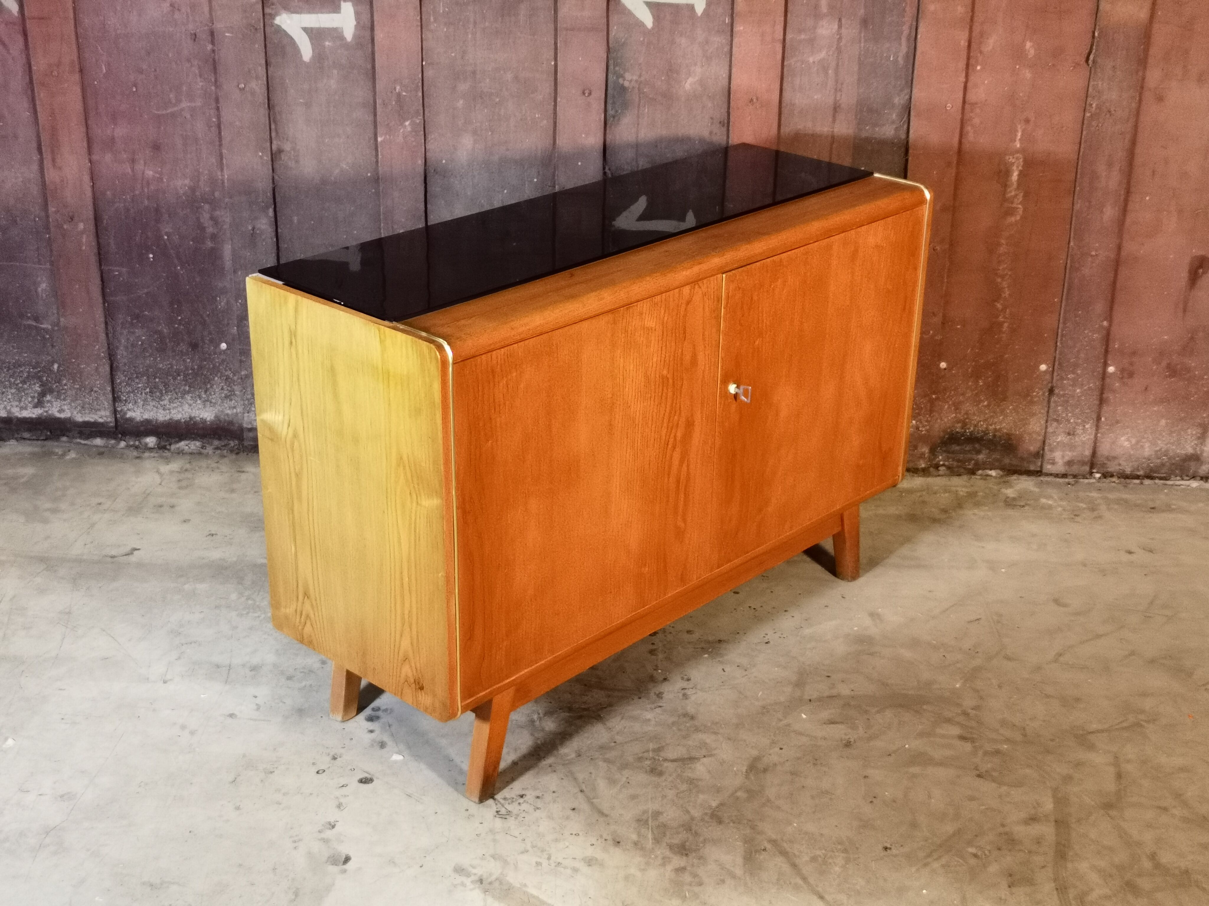 Buffet down by B. Landsman and H. Nepo-itek for Jitona Sobslav