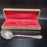 Sprinkling spoon