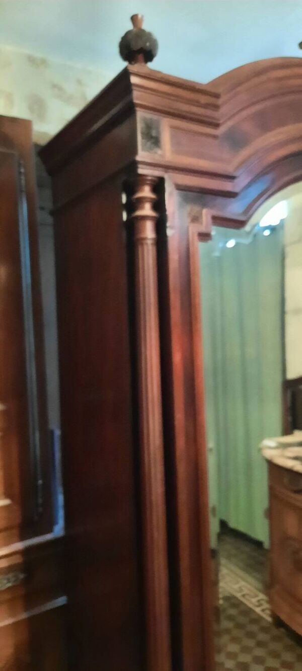 Armoire à glace ancienne