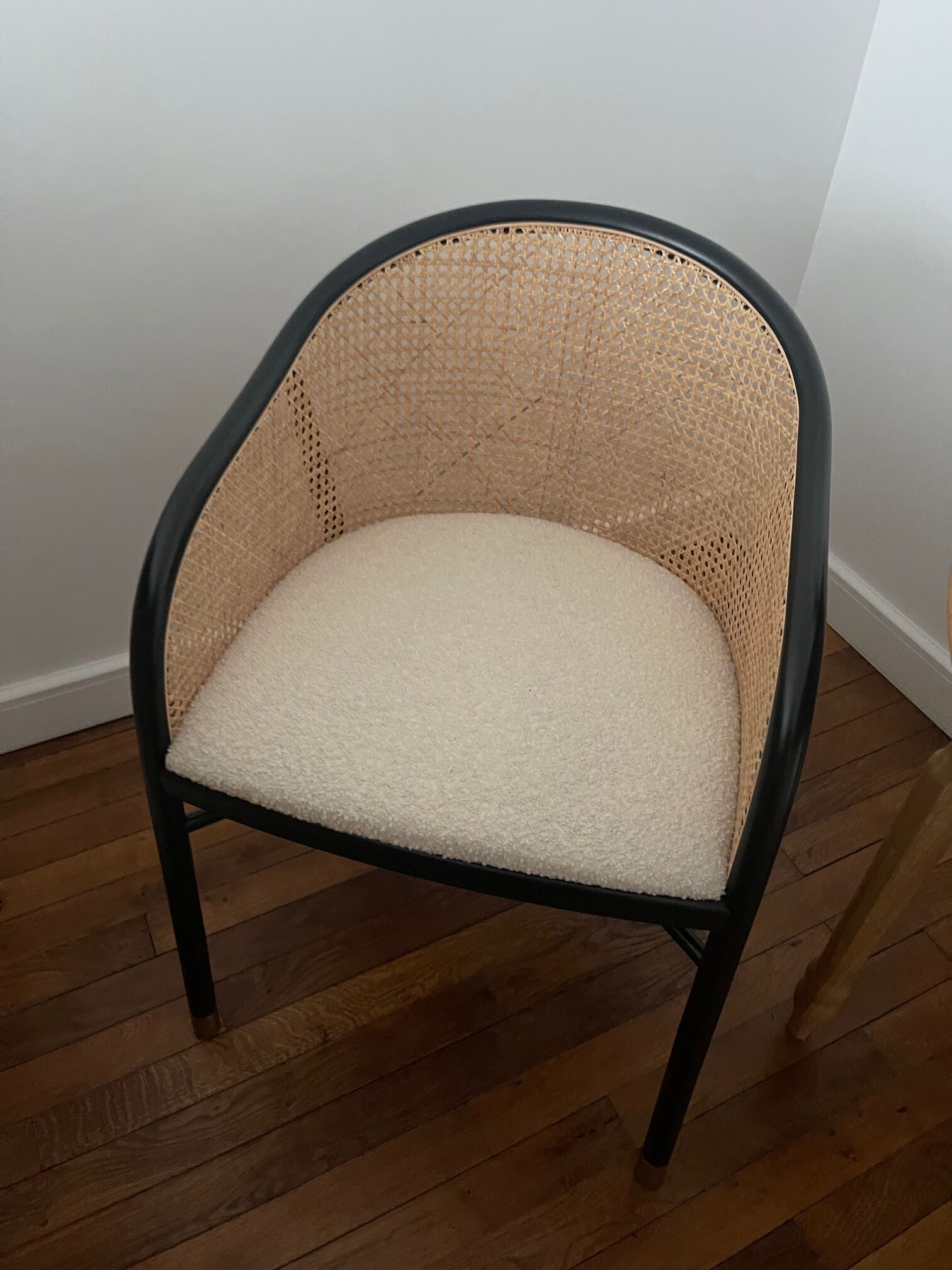 Cream white cannage armchair Cavallo The Socialite Family