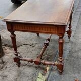 Bureau plat ancien en bois à deux tiroirs
