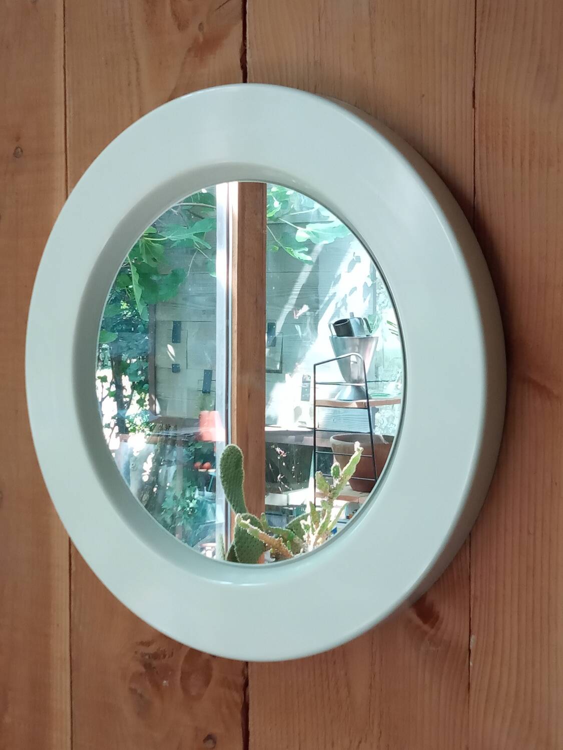 Miroir en plastique années "60",  55 cm