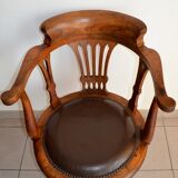 Swivel american office armchair