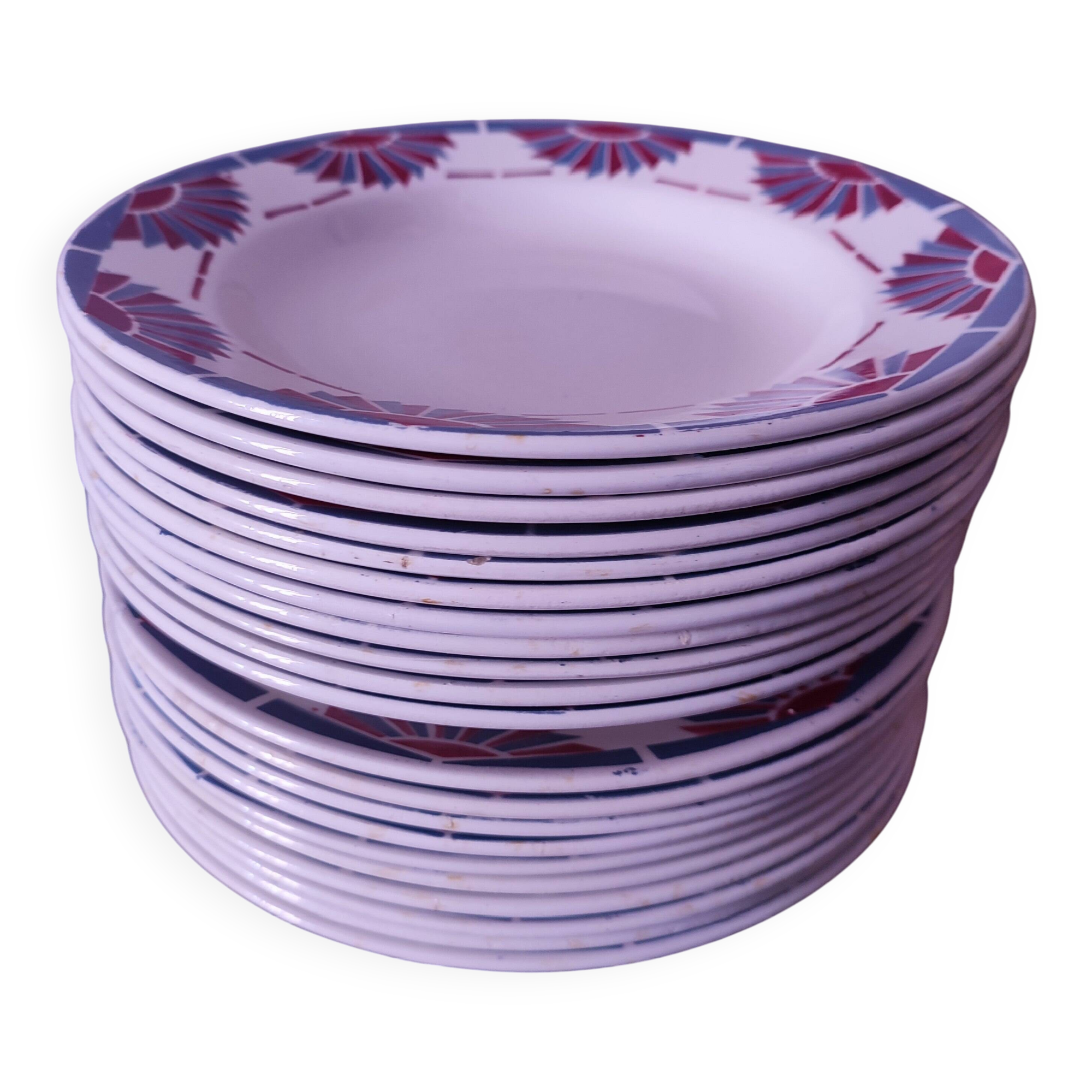 Art Deco earthenware plates: 10 flat and 11 soup plates