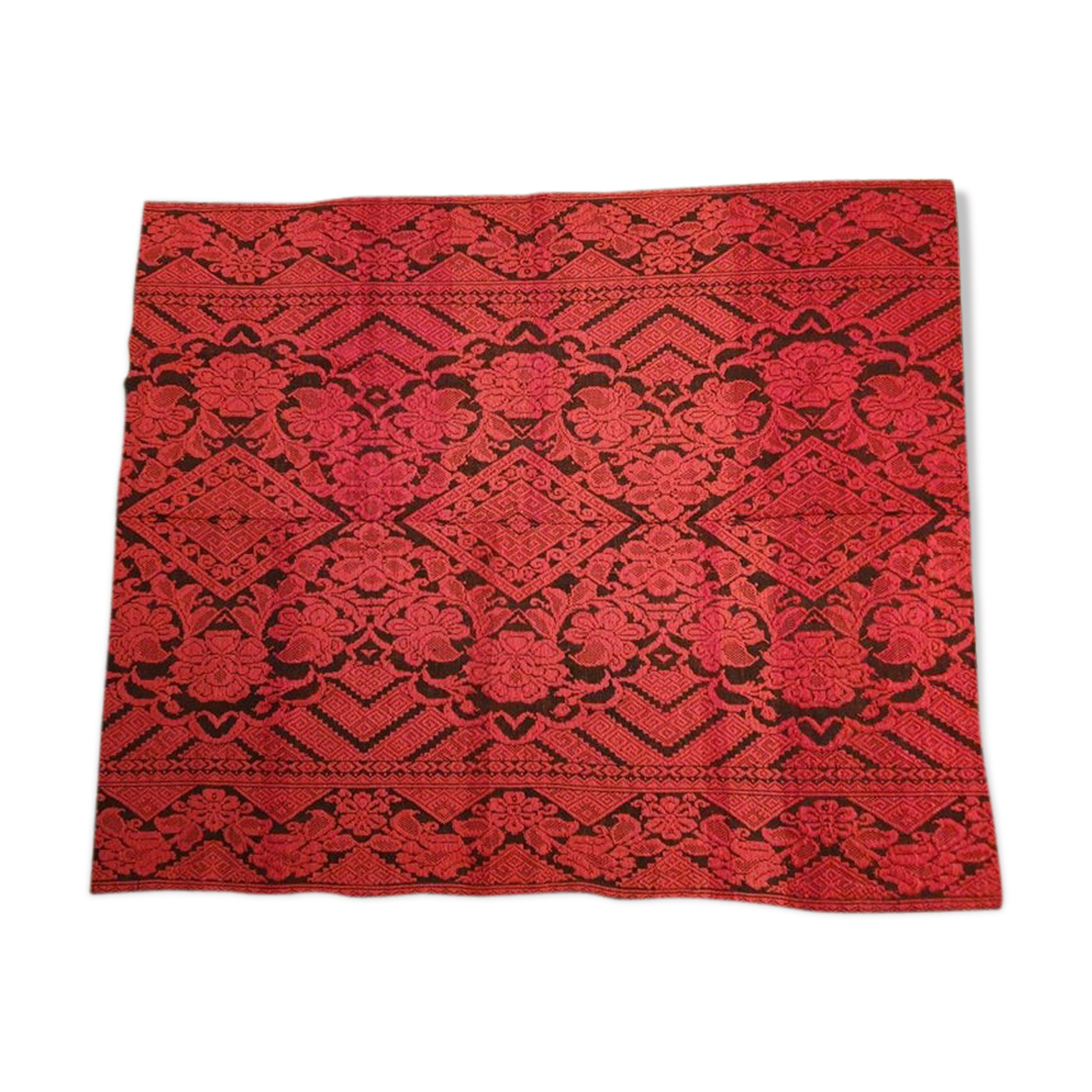 Tapis rouge fait à la main en Roumanie 155x190cm