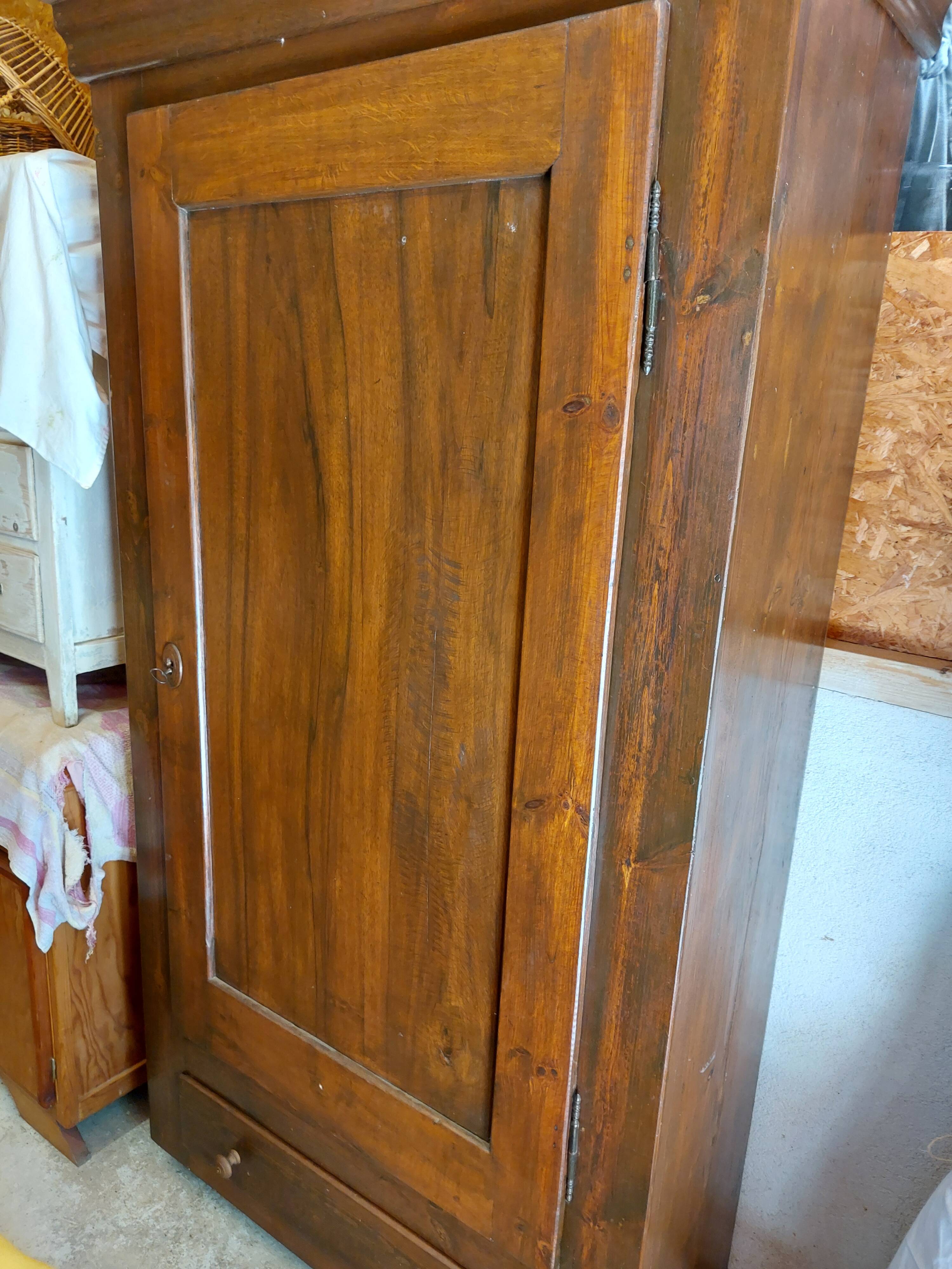 wardrobe, clothes rail
