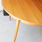 Scandinavian expandable table