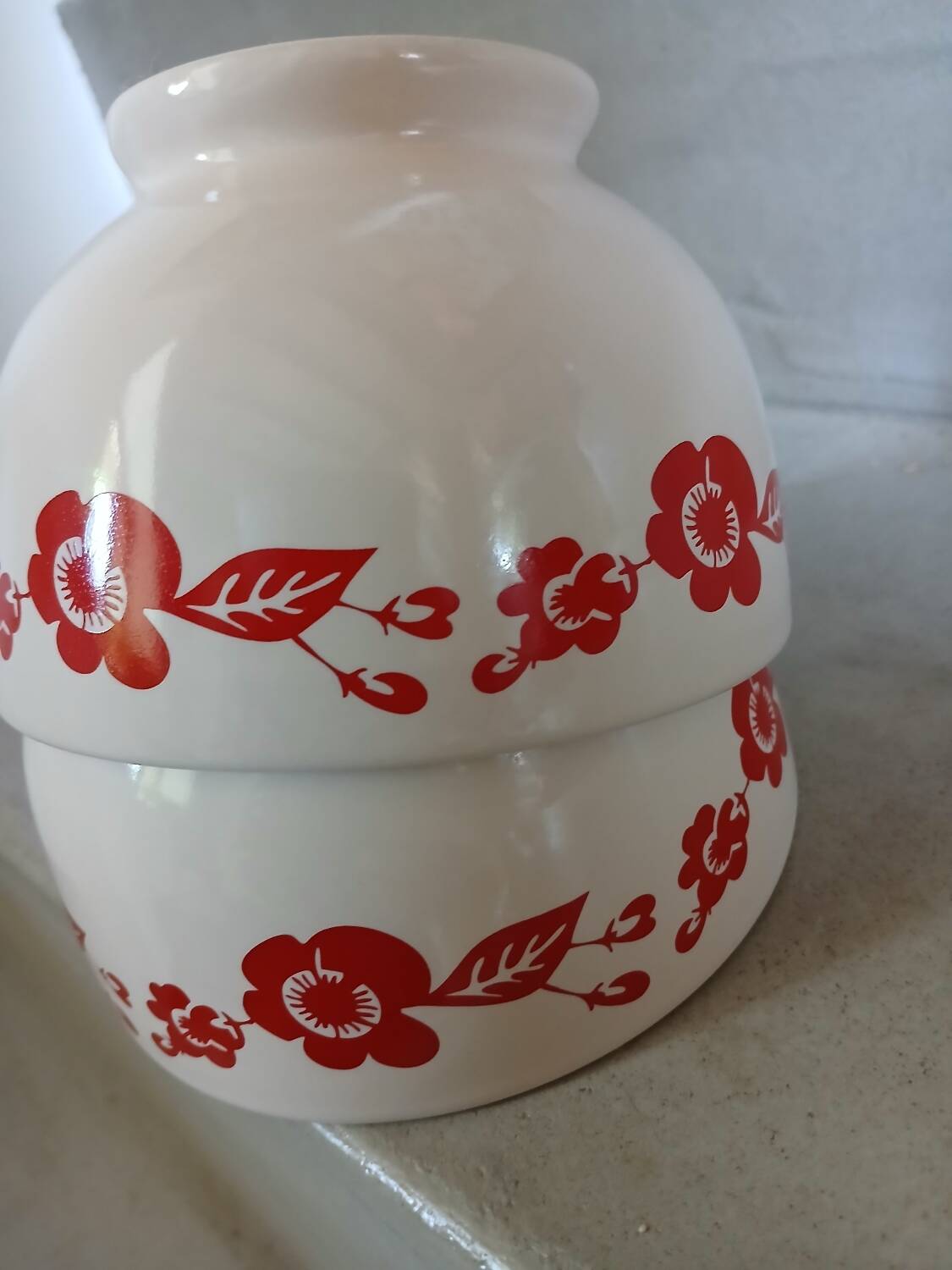 2 vintage bowls