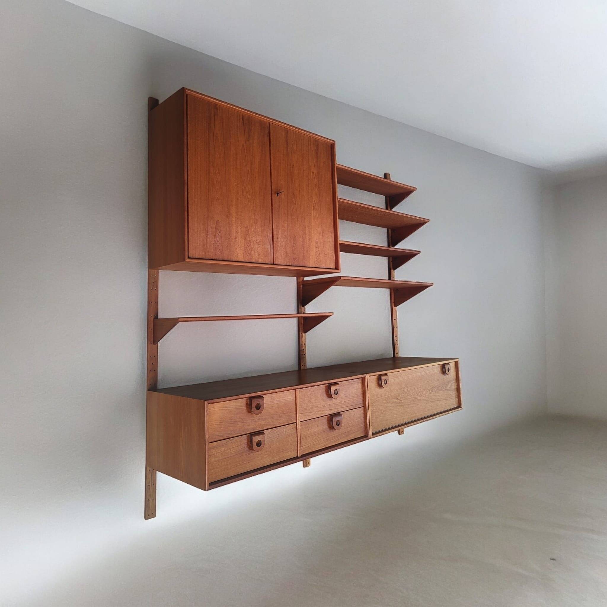 Système mural du milieu du siècle