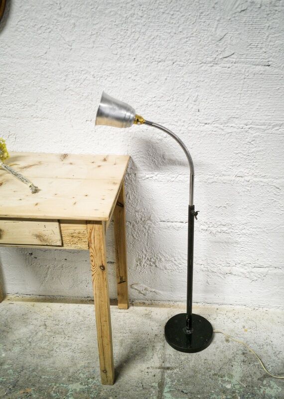 Industrial floor lamp