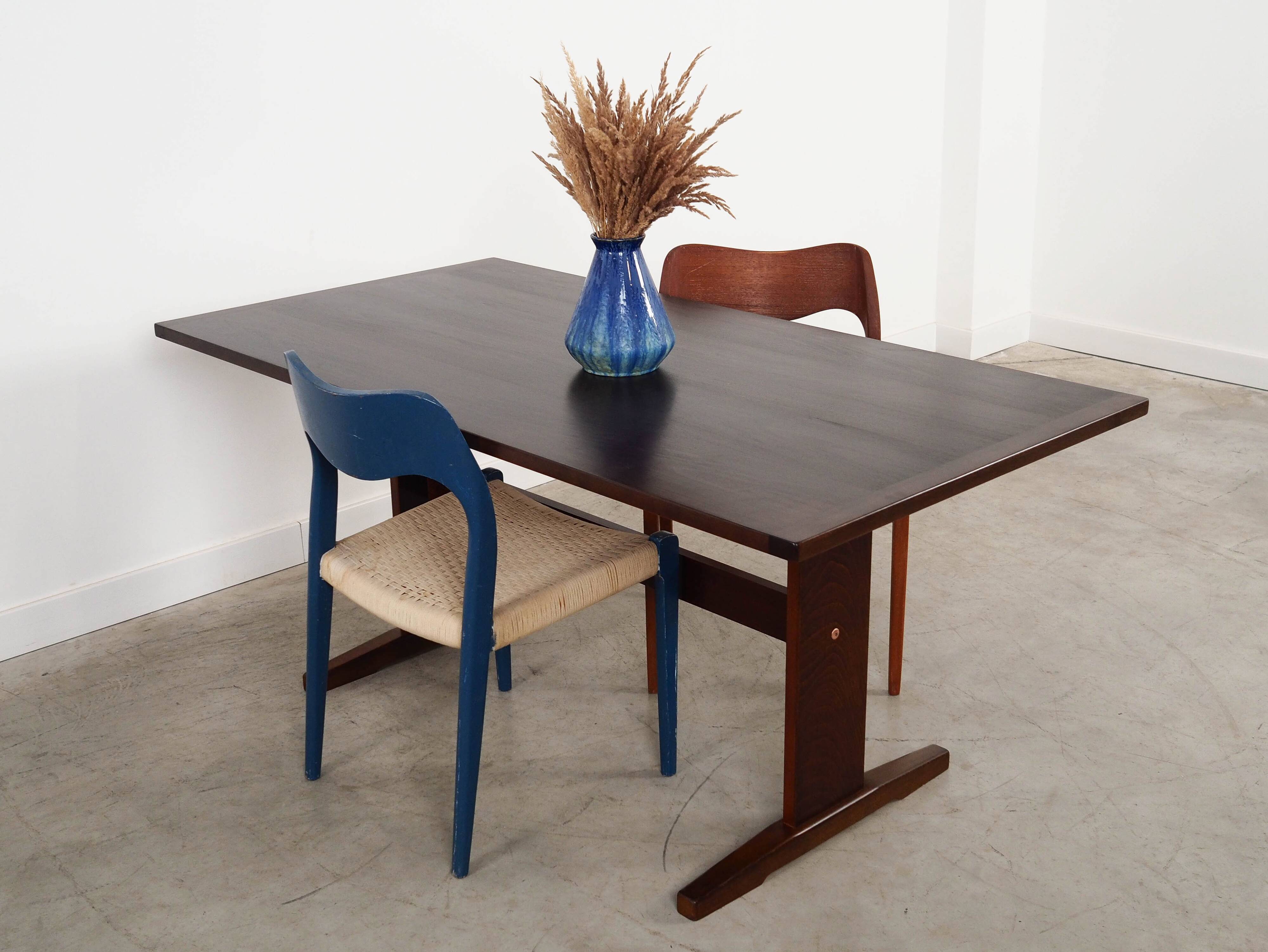 Chaise en teck bleue, design danois, années 1960, designer : Niels Otto Møller