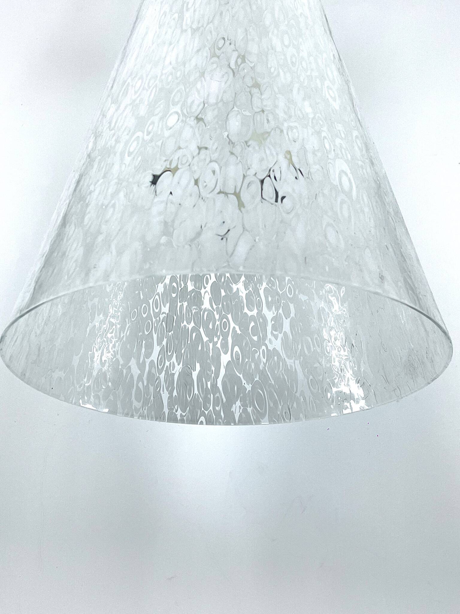 Lustre rare et imposant en verre de Murano et laiton, signé Esperia, par Angelo Brotto. Italie.