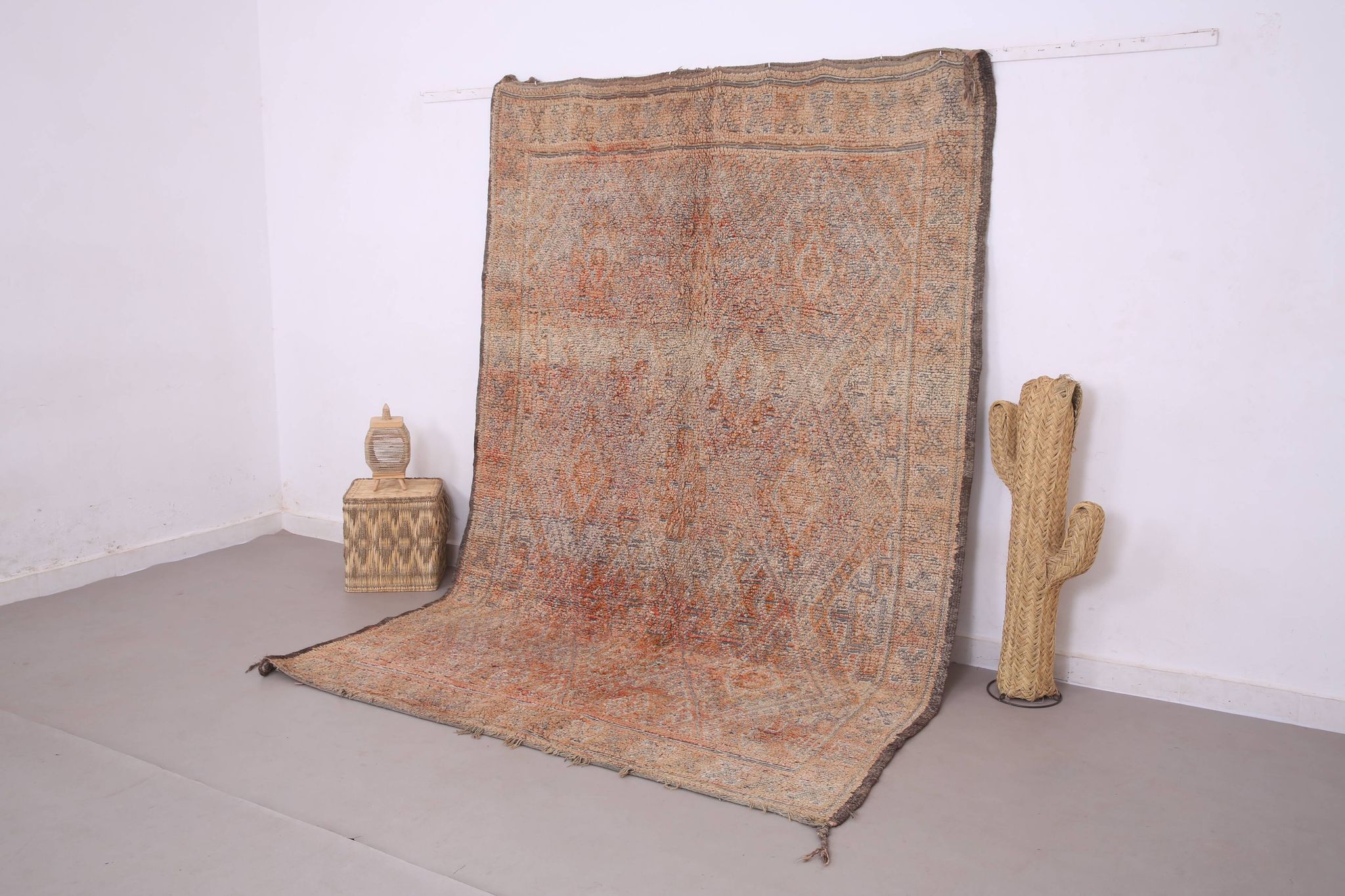 Peach Vintage Moroccan Rug 203 x 302 cm - Berber Wool Rug - Handmade Rug