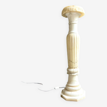Column, illuminated alabaster saddle