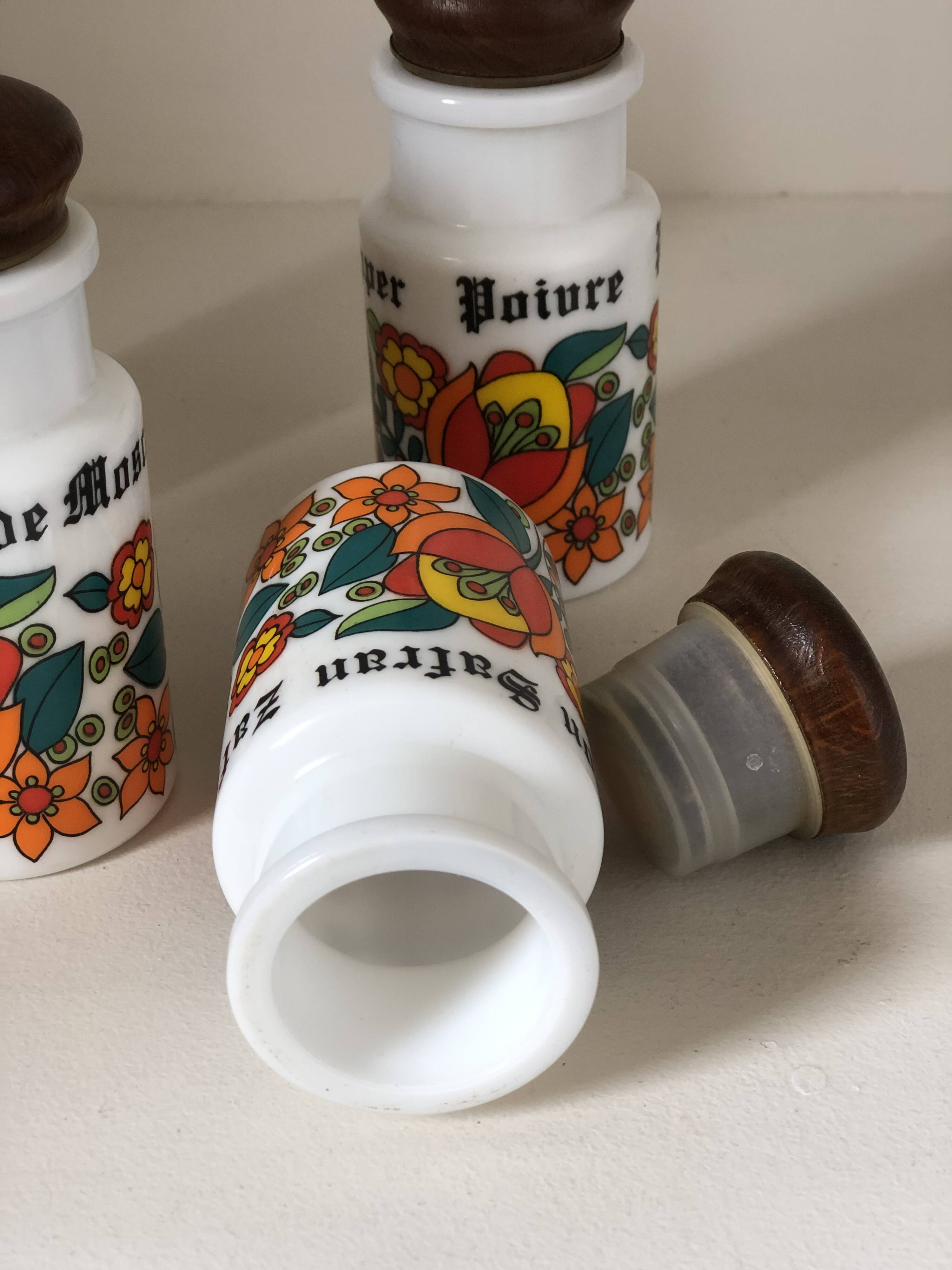 Lot spice jar in vintage opaline