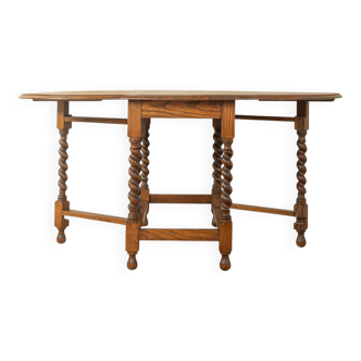 Victorian gateleg dining table, circa 1890