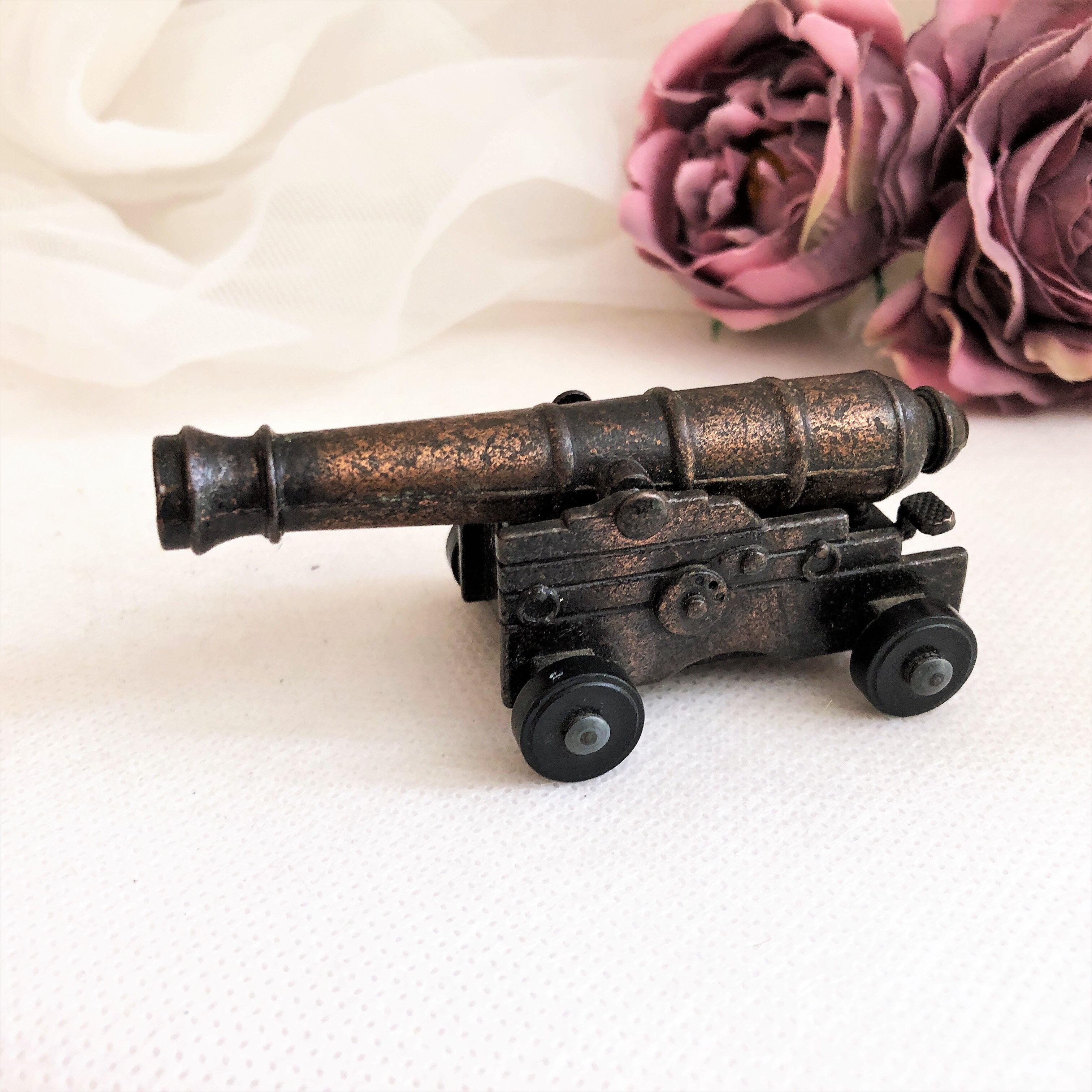 Pencil sharpener Play Me collection vintage naval gun 70s