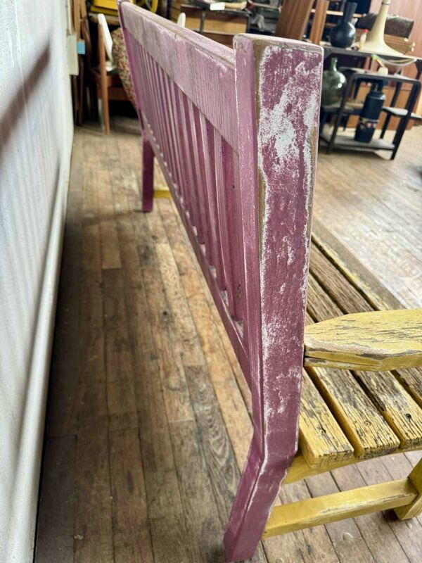 Ancien banc de bistrot  à dossier en chêne