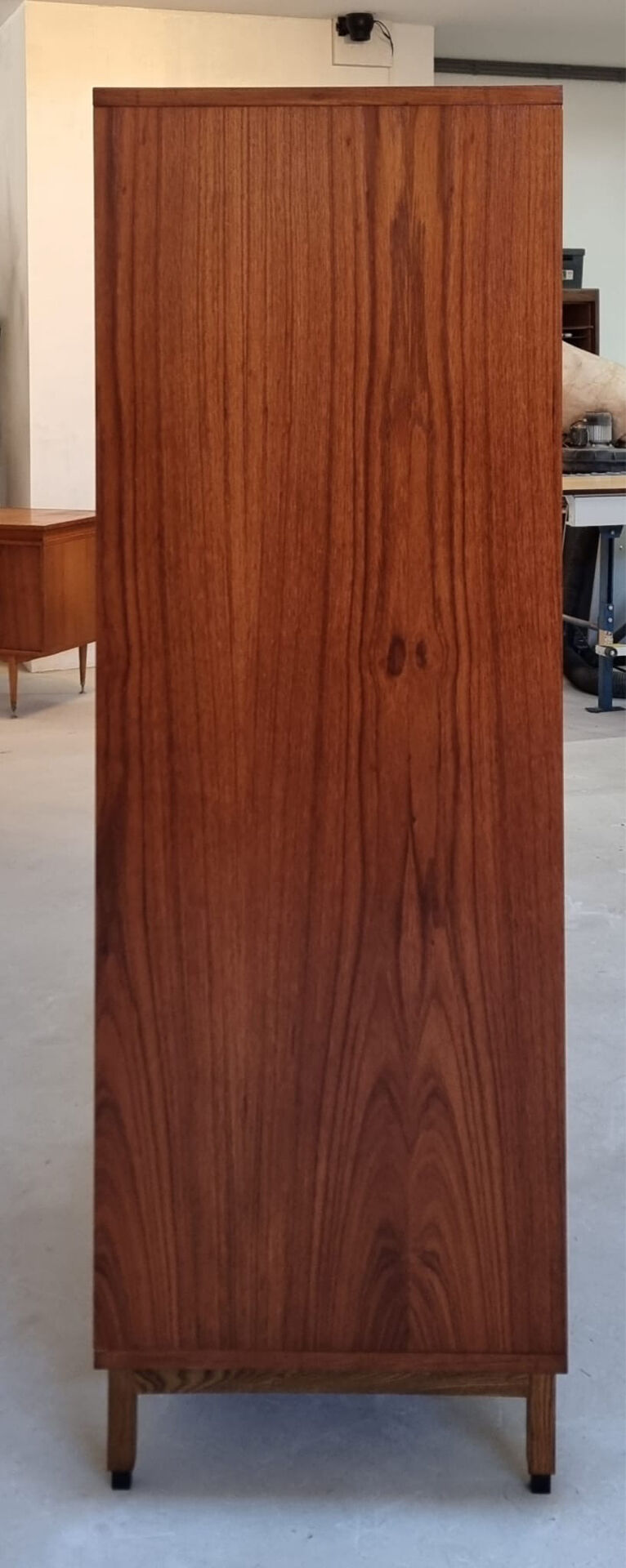 Armoire du milieu du siècle
