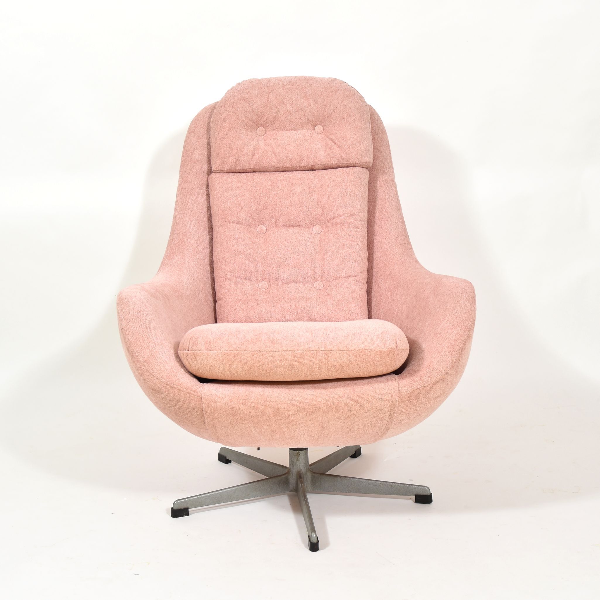 1970s Pink shell armchair