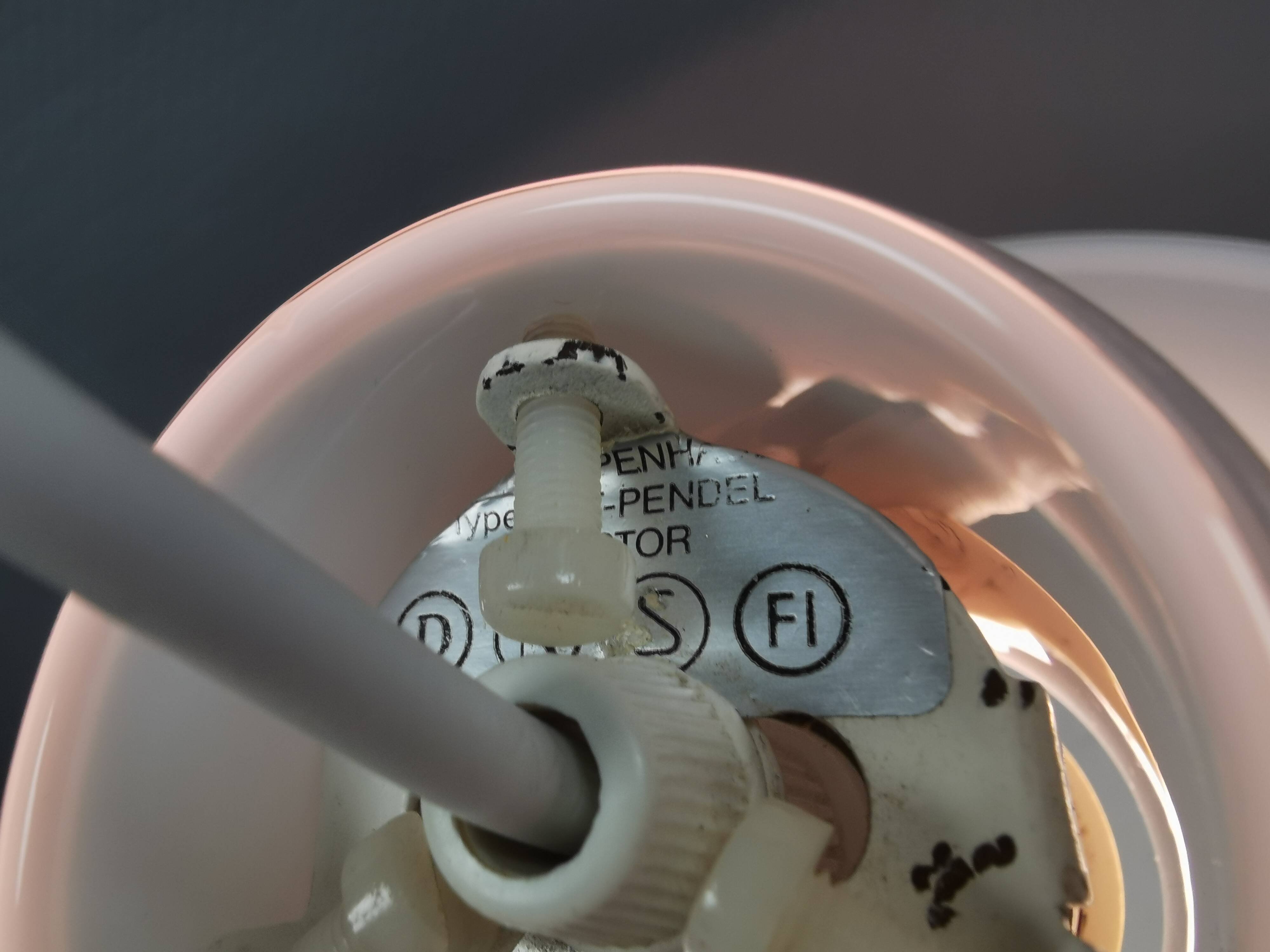 Lampe suspendue P&T. Conçu par Michael Bang pour Holmegaard Danemark 1976.