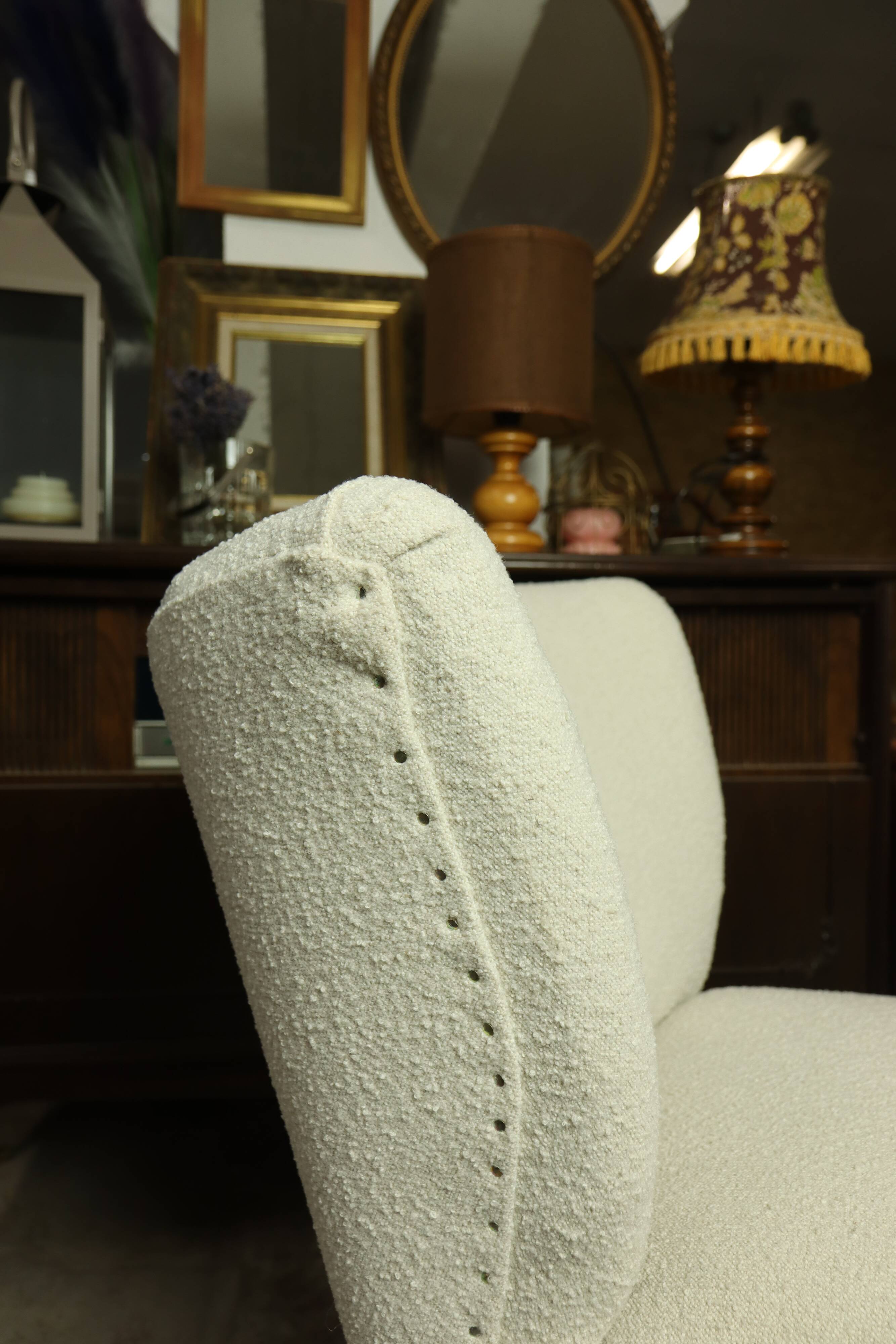 Fauteuil club vintage expo '58 tapisserie boucle blanche entièrement rénovée salon style art déco