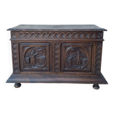 Breton chest in carved wood