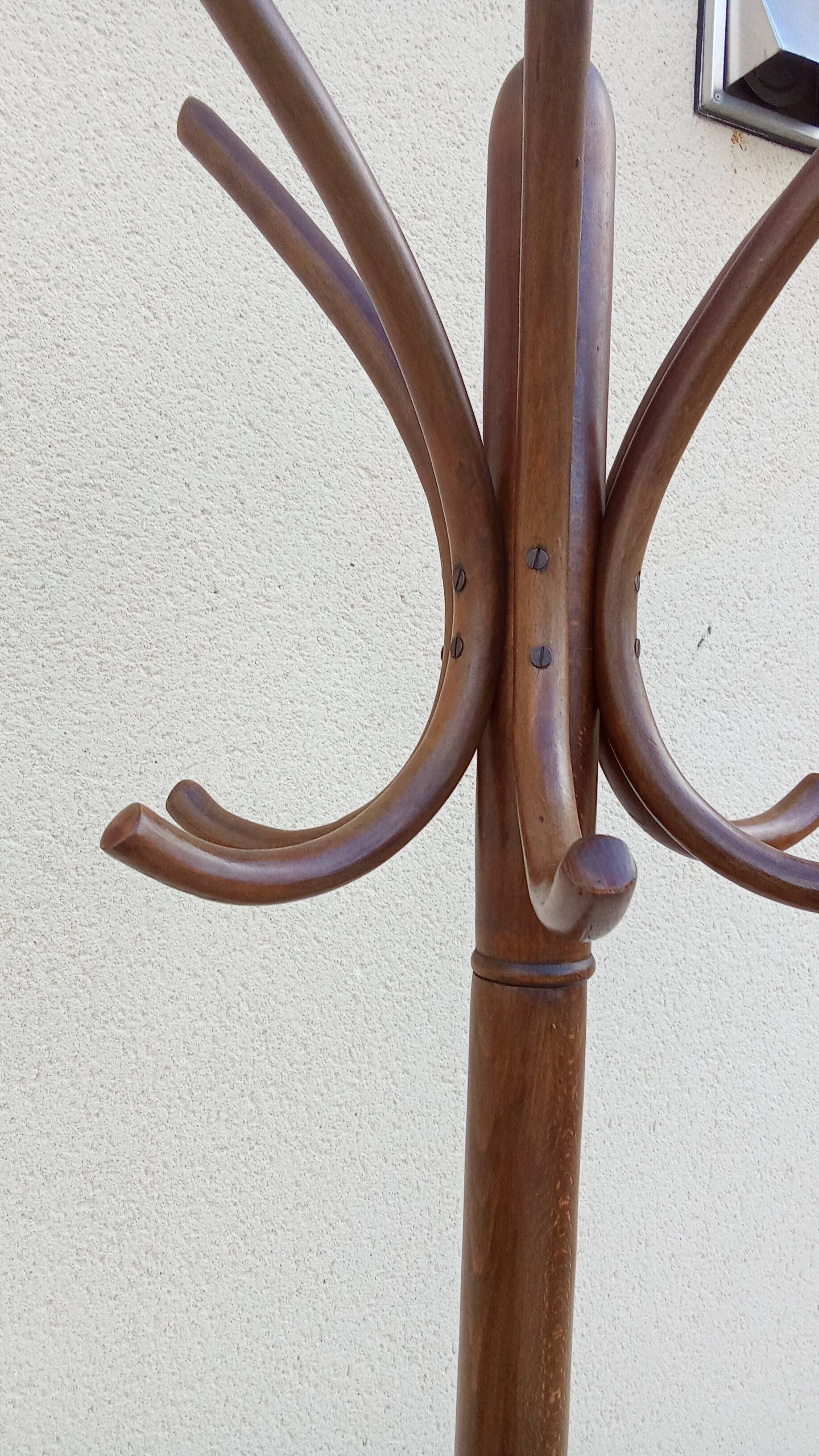 Vintage bistro parrot coat rack