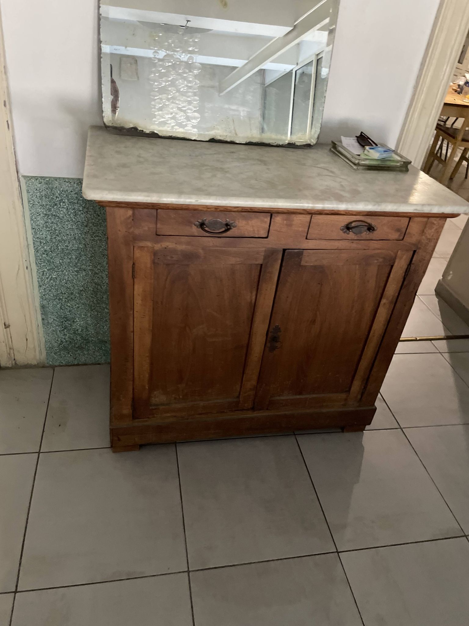 Buffet ancien commode en bois chêne et plateau marbre