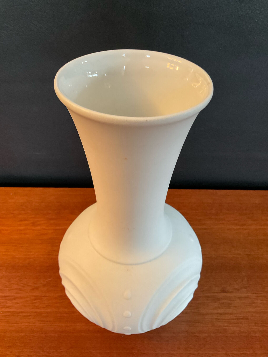 Seltmans Op Art vase Germany in biscuit porcelain from the 1960s.