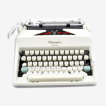 Typewriter, olympia monica 1960