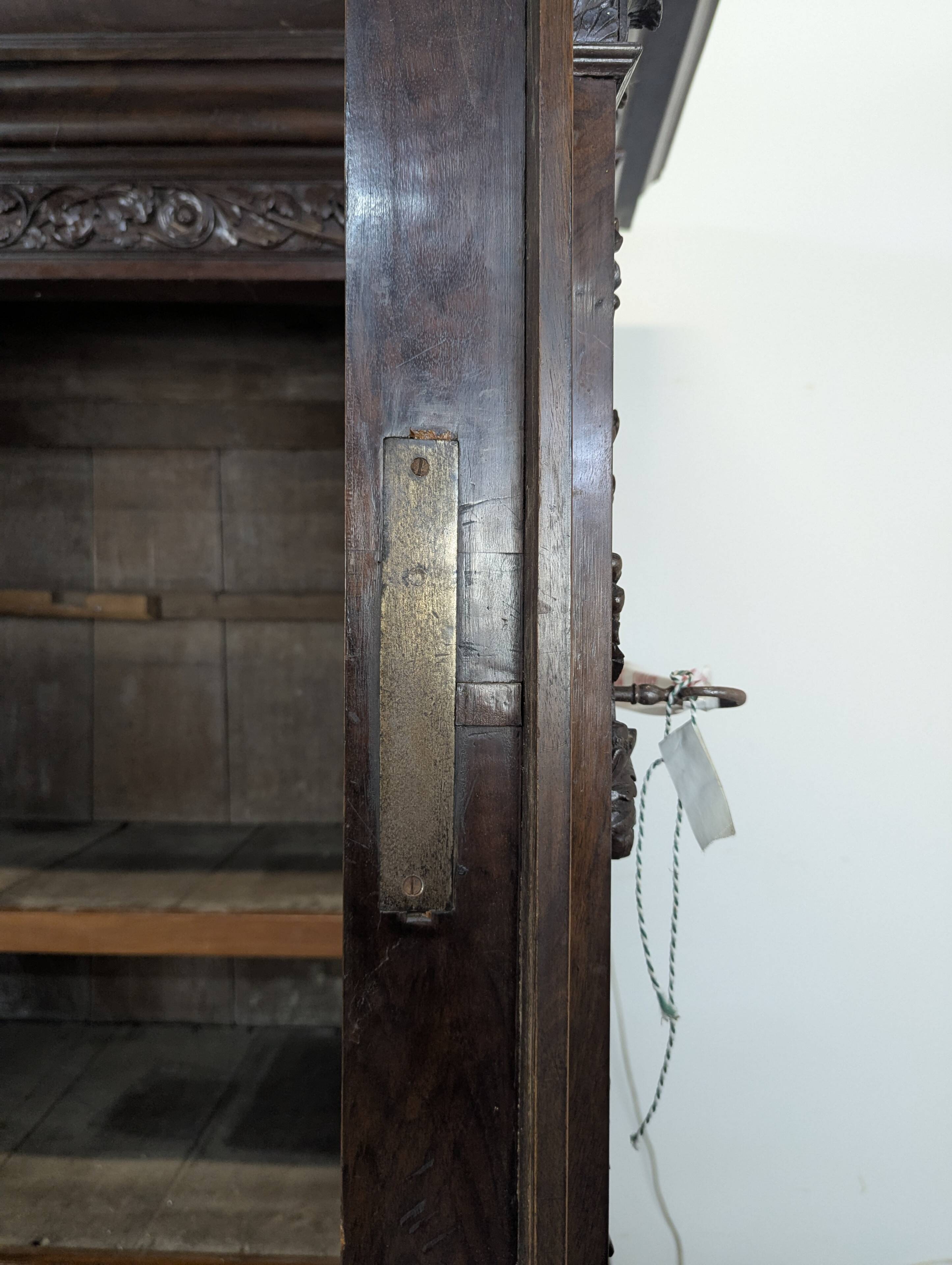 Kussenkast rosewood wardrobe from the late 17th century
