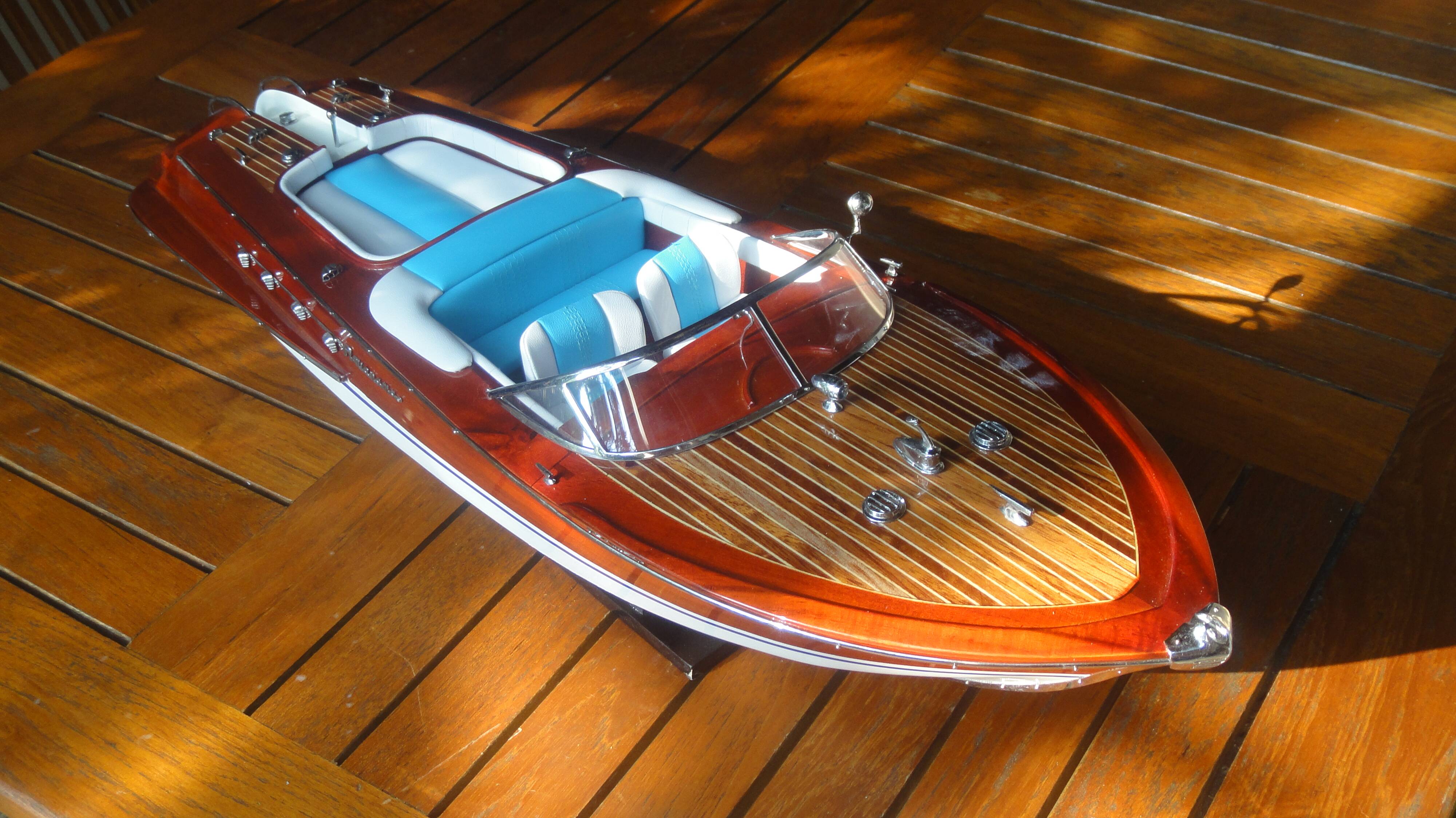 Model boat Riva