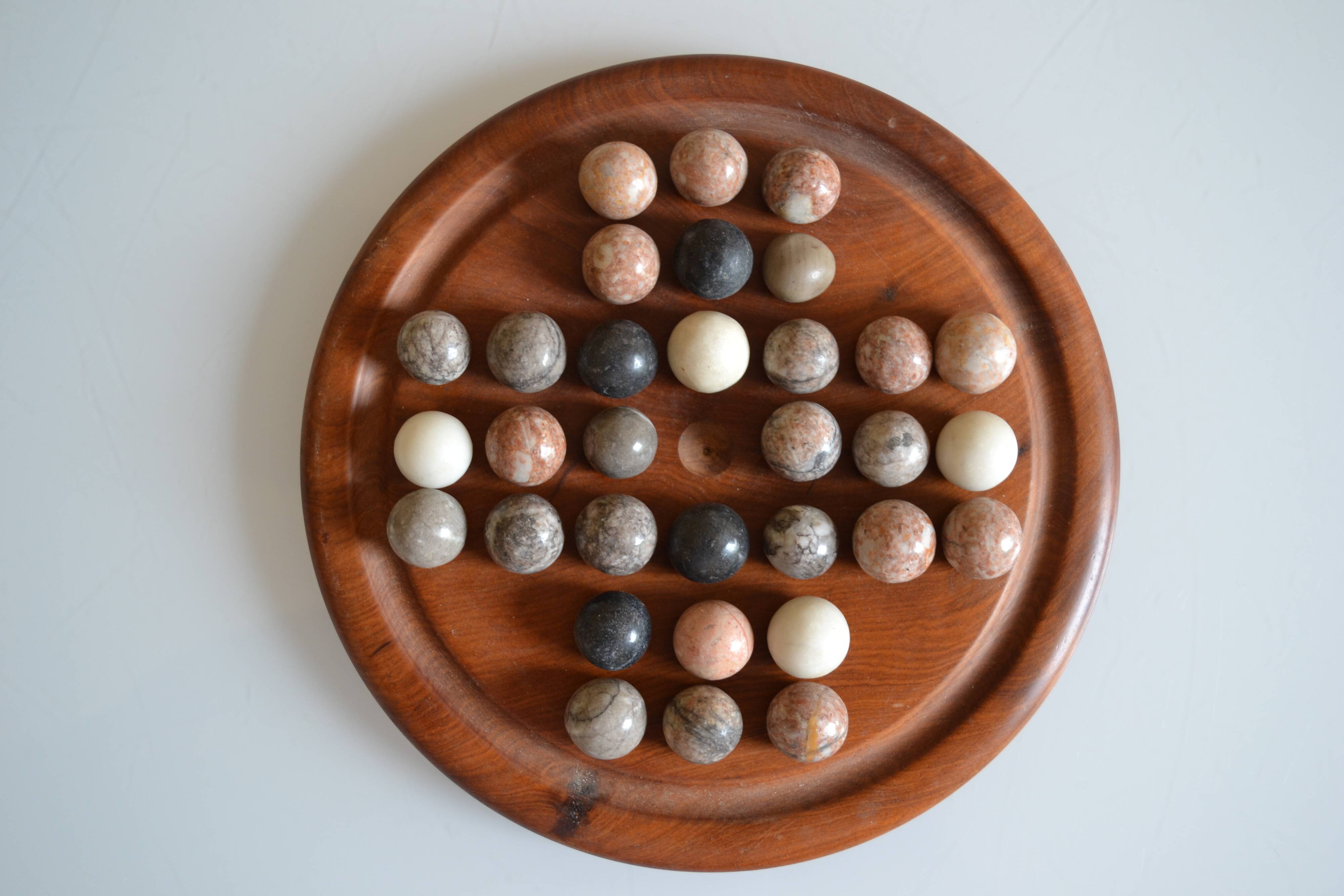 Solitaire game in exotic wood and semi-precious stones