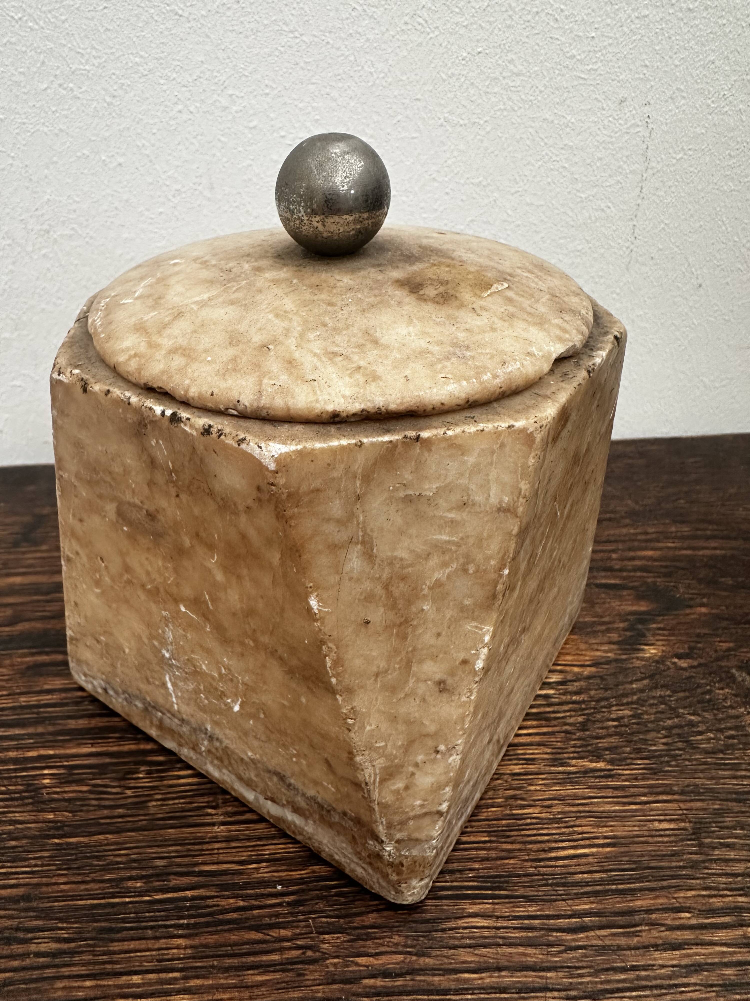 Art Deco marble snuffbox