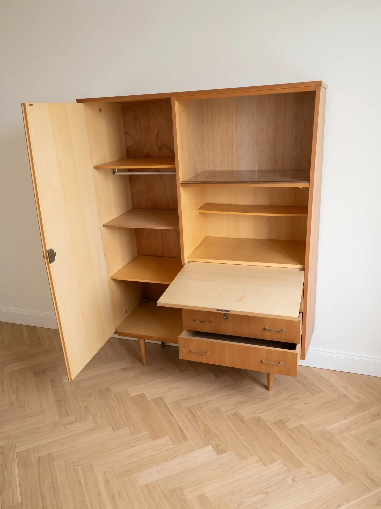 Armoire en bois, années 70