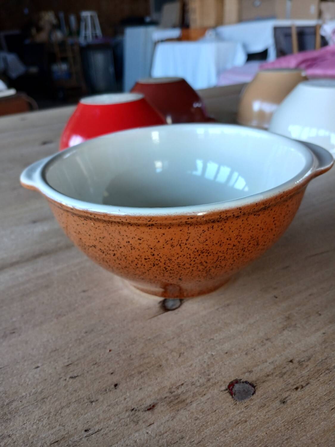 5 old Émile Henry bowls