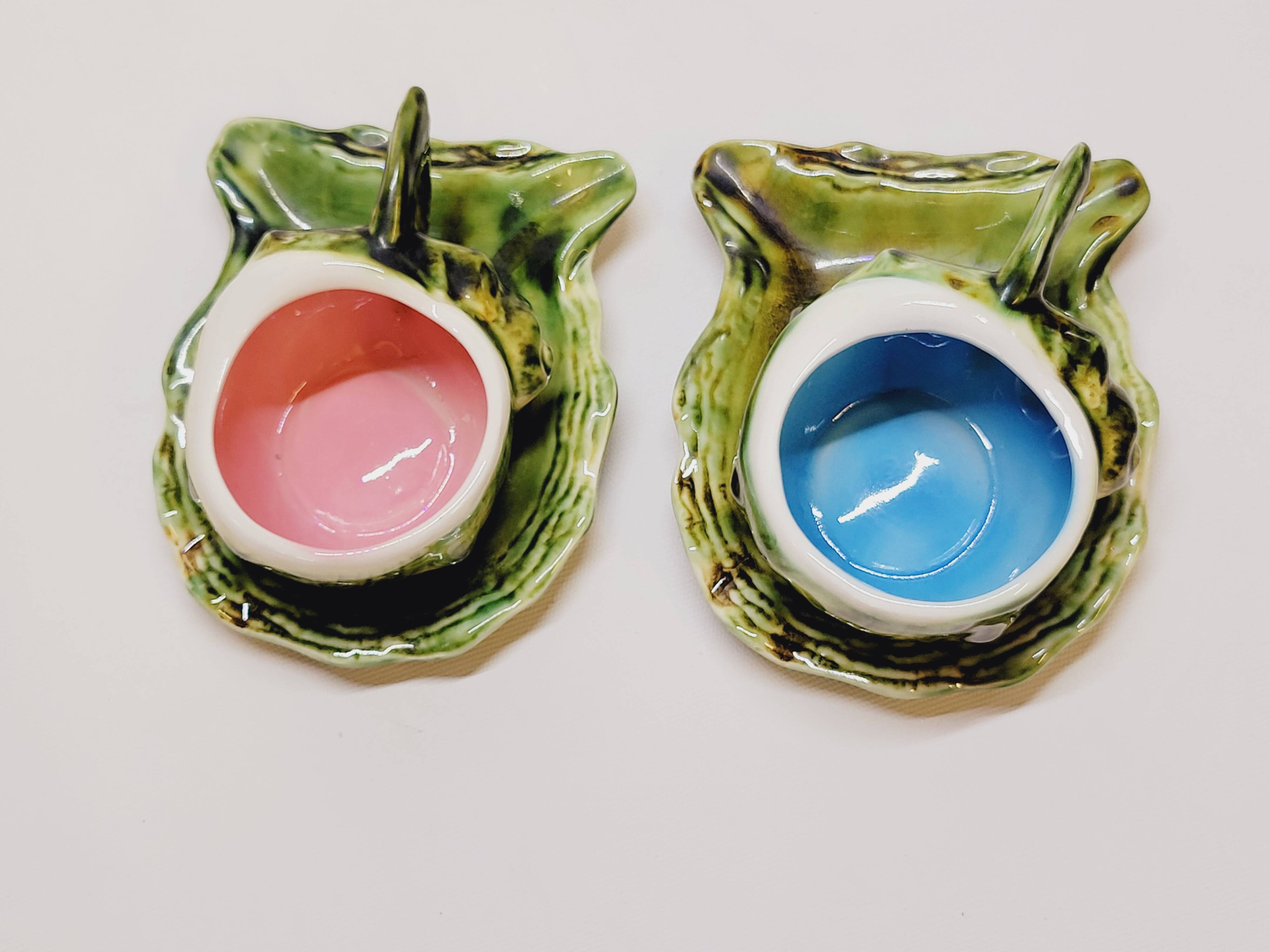 2 cups + 2 saucers in majolica slip ceramic zoomorphic snail shape