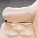 Fauteuil en tissu beige 70s vintage moderne