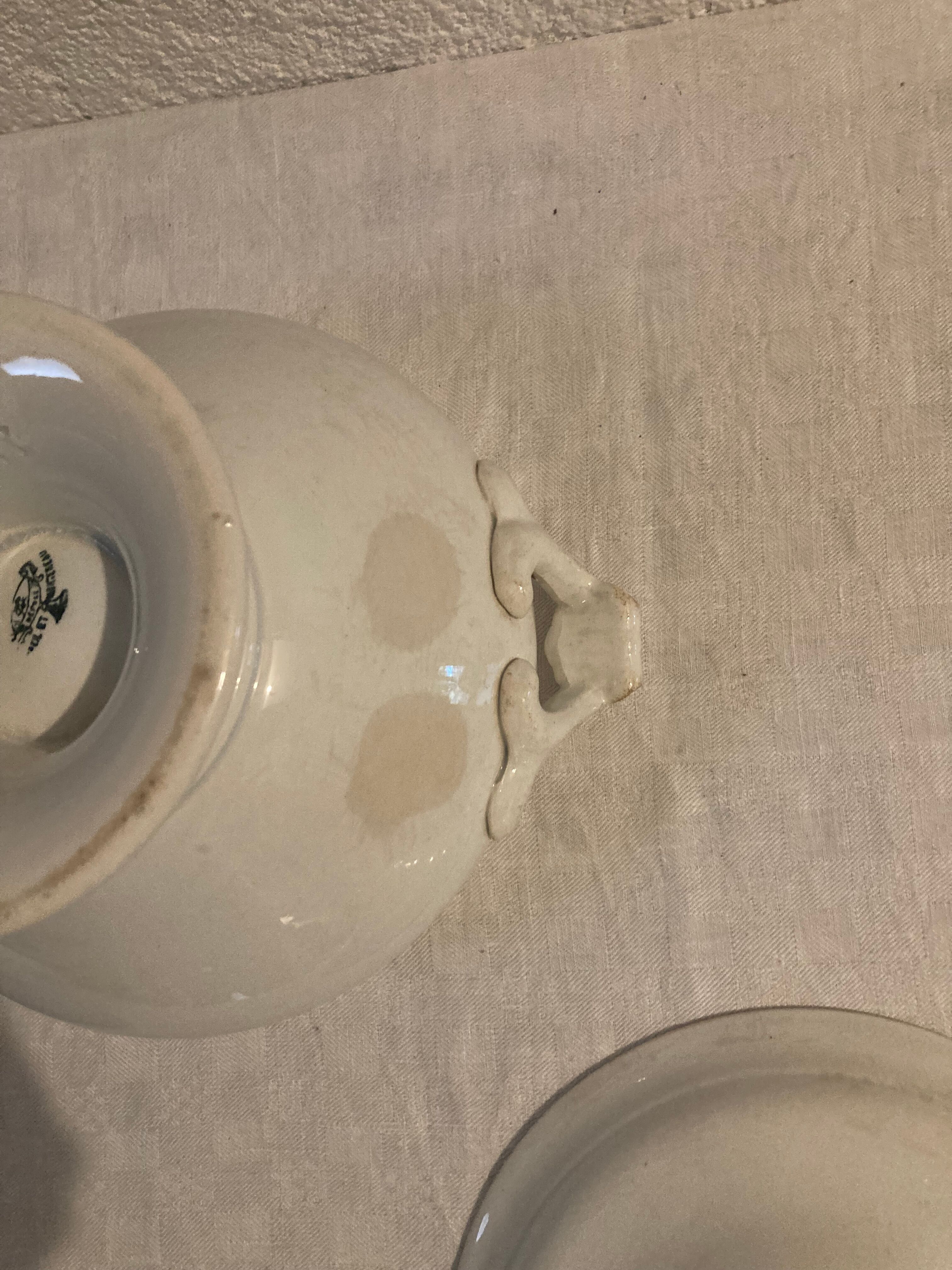 19th century tureen of Montereau