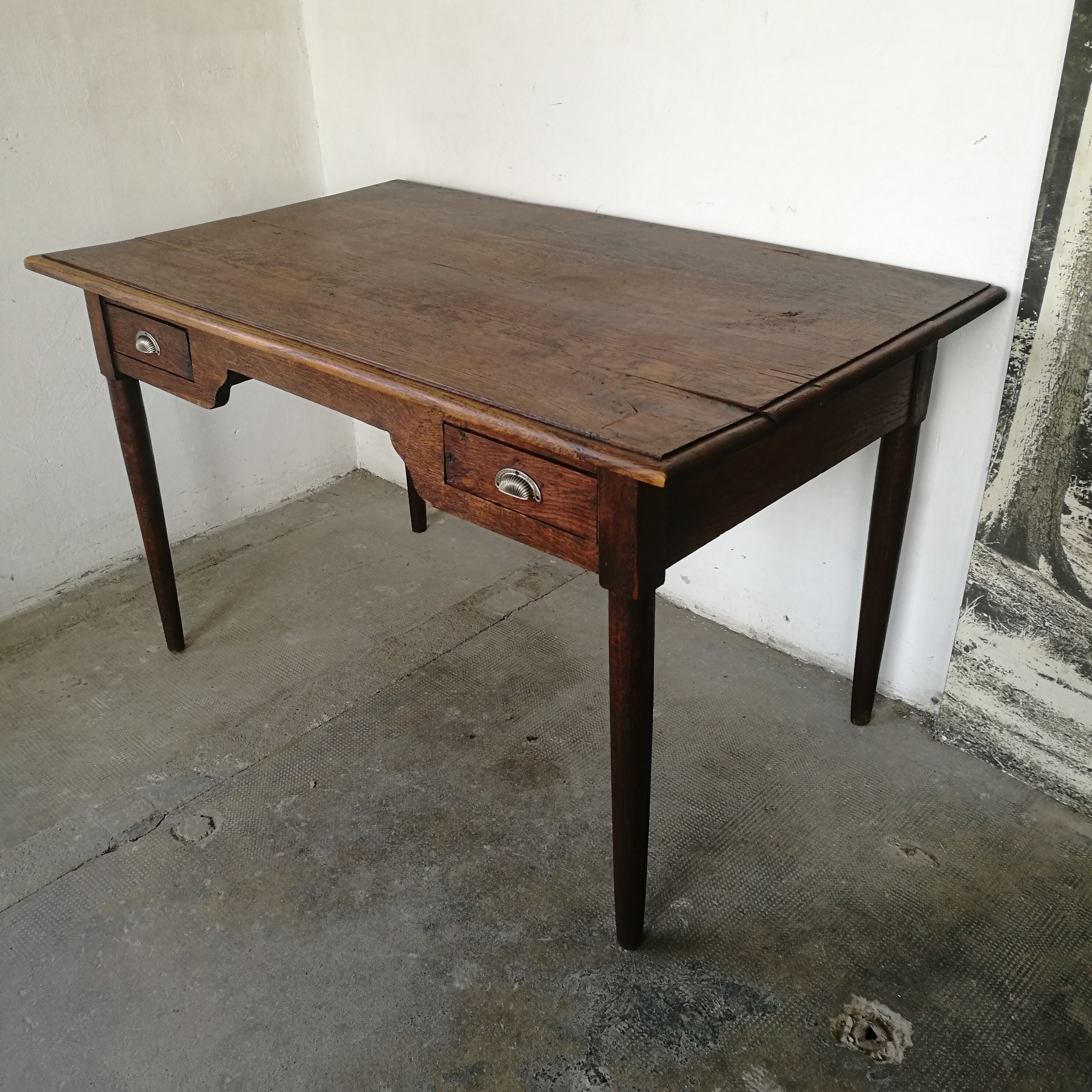 Oak desk, 2 drawers.