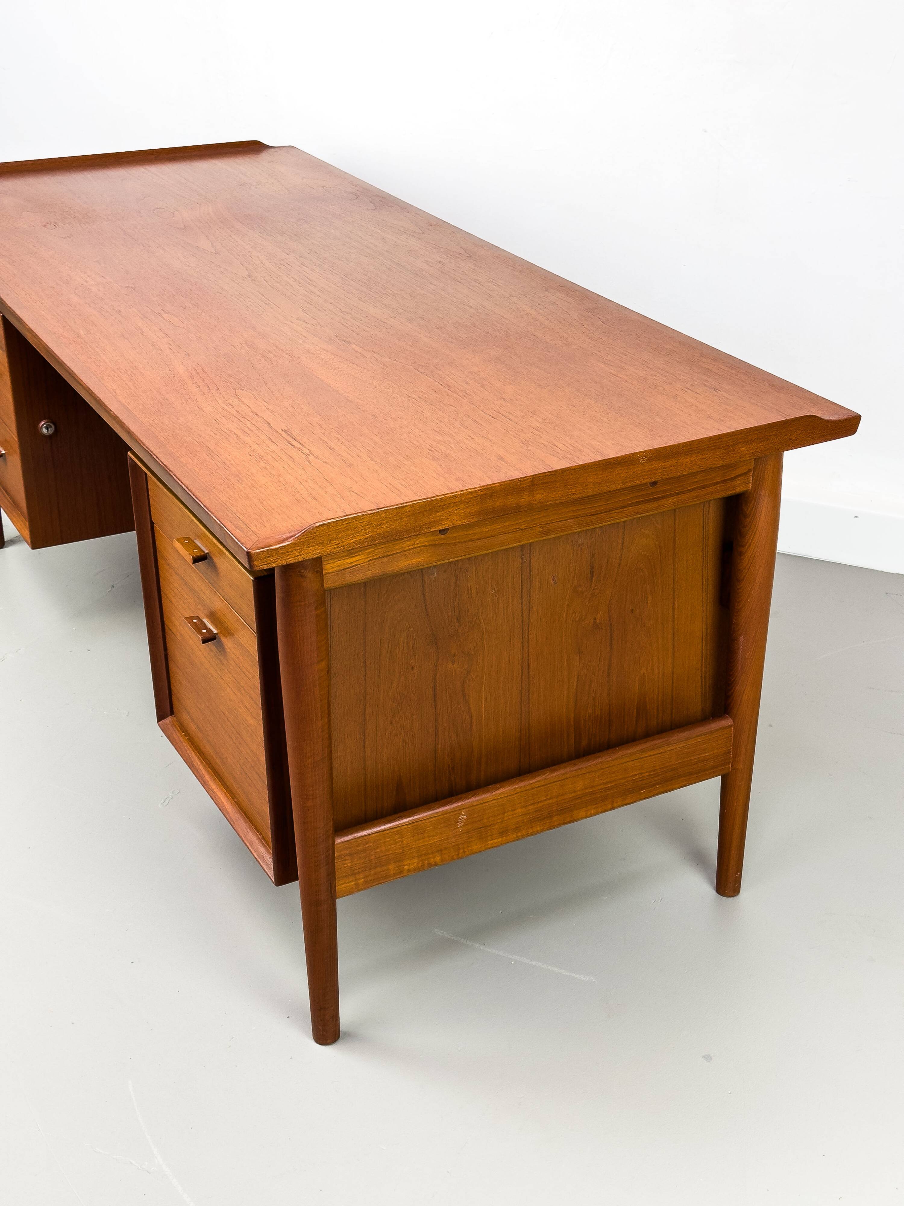 Teak Model 207 Desk by Arne Vodder for Sibast, 1960s