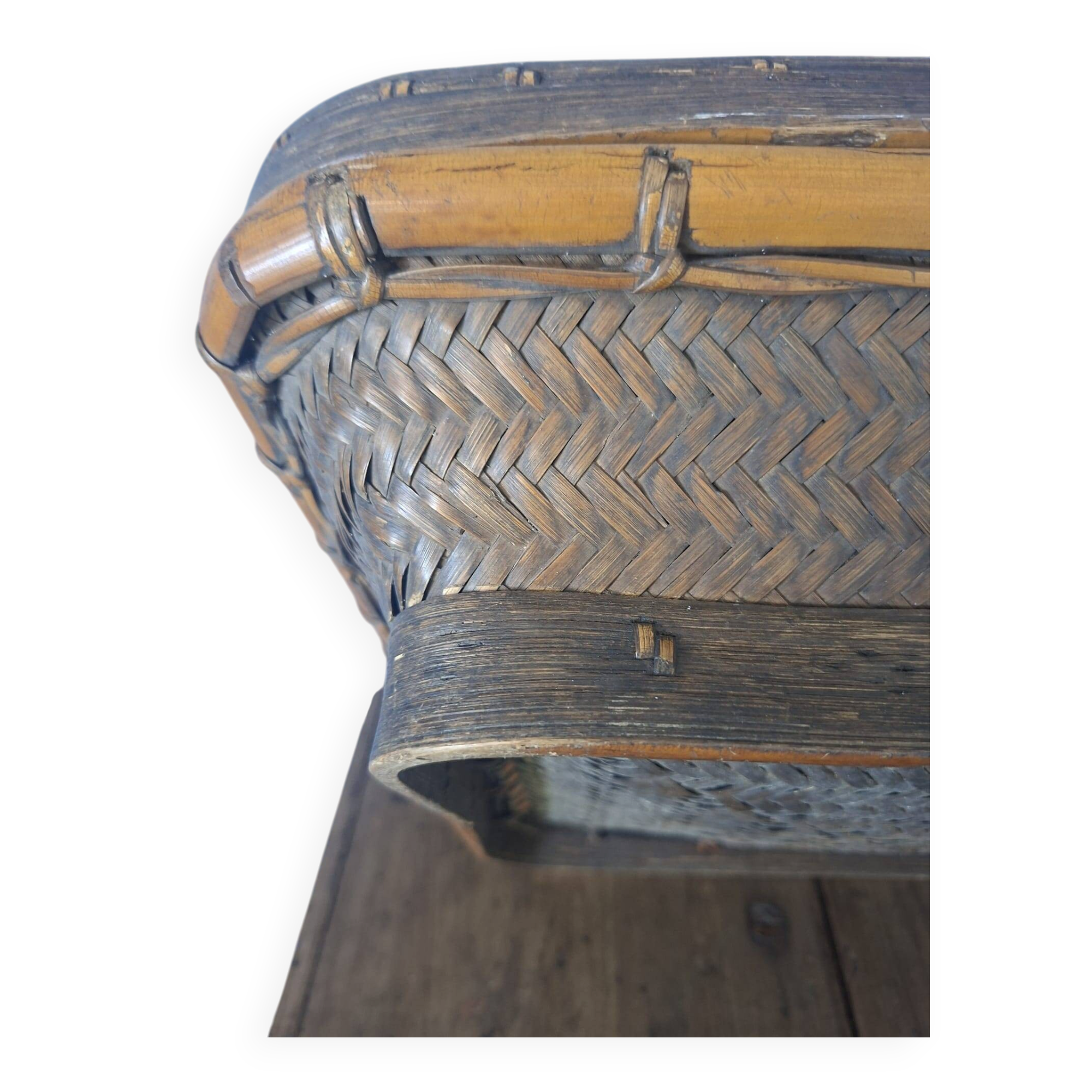 Antique Chinese woven bamboo basket with lid — 19th/20th century